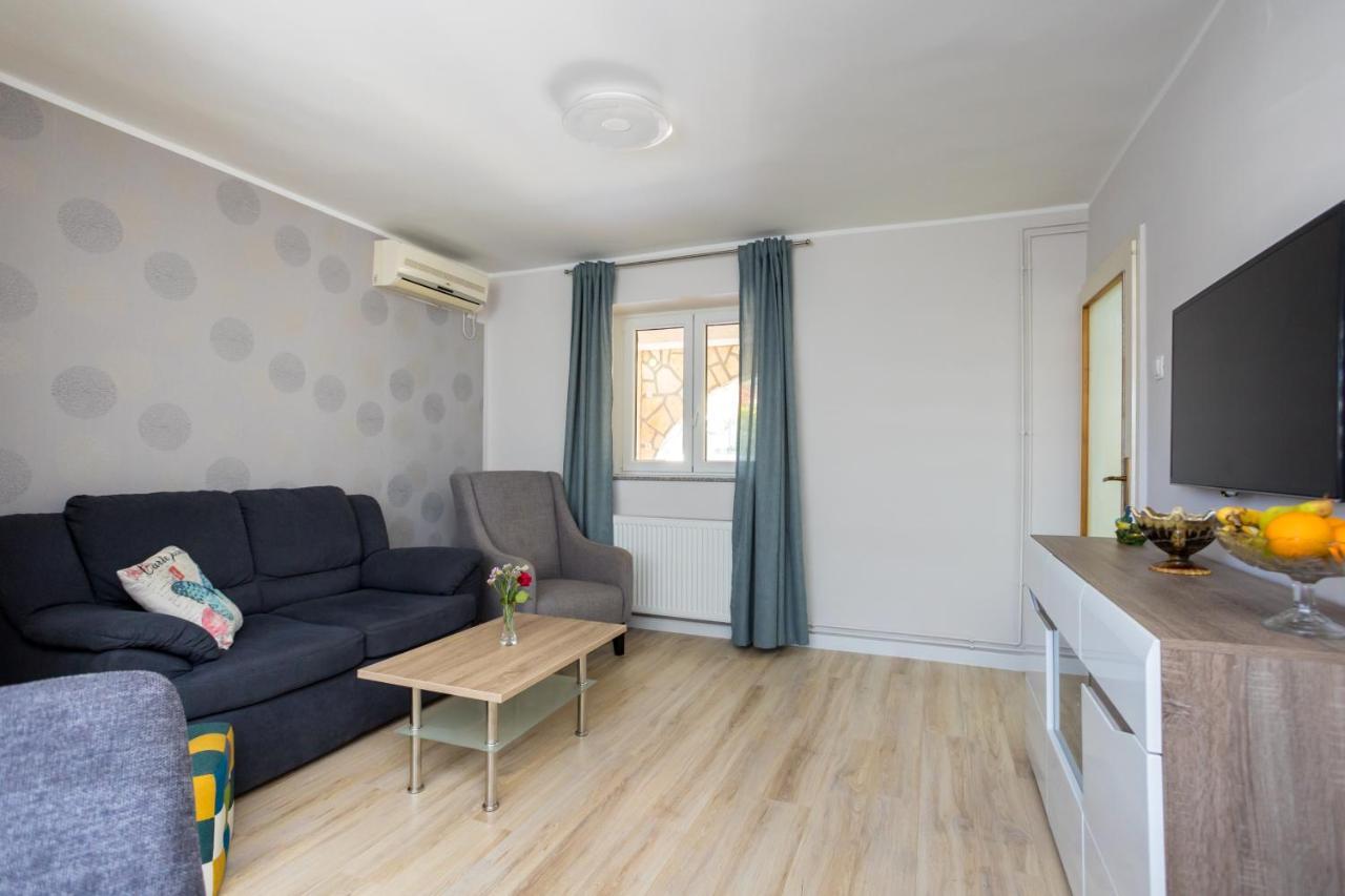 Apartman Marija Apartment Njivice Exterior foto