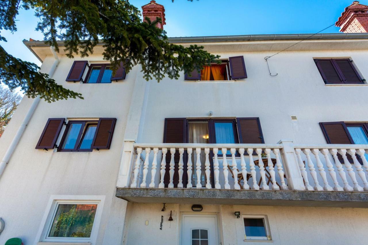 Apartman Marija Apartment Njivice Exterior foto